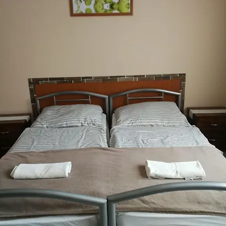 Apartament Hajnal *