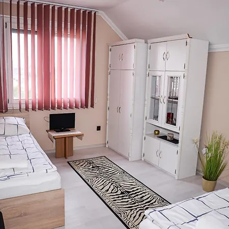 Apartament Hajnal *