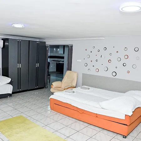 Apartament Hajnal *