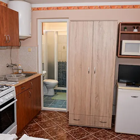 Apartament Hajnal *
