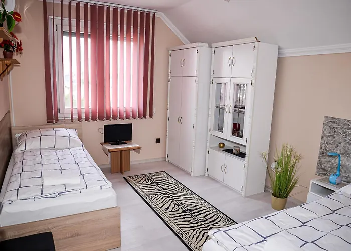 Apartament Hajnal *